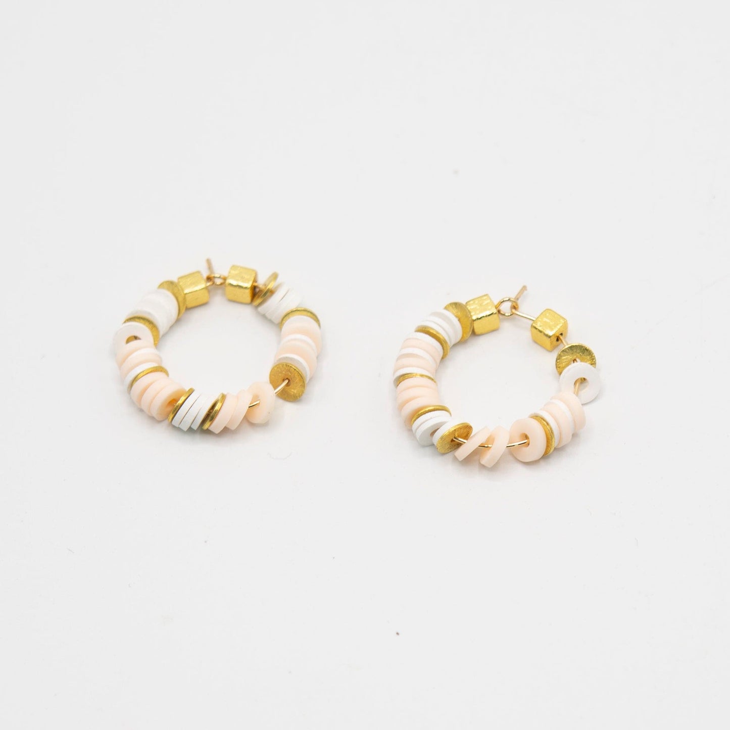 BEVERLY SMART Earrings Petites créoles de charme artisanal