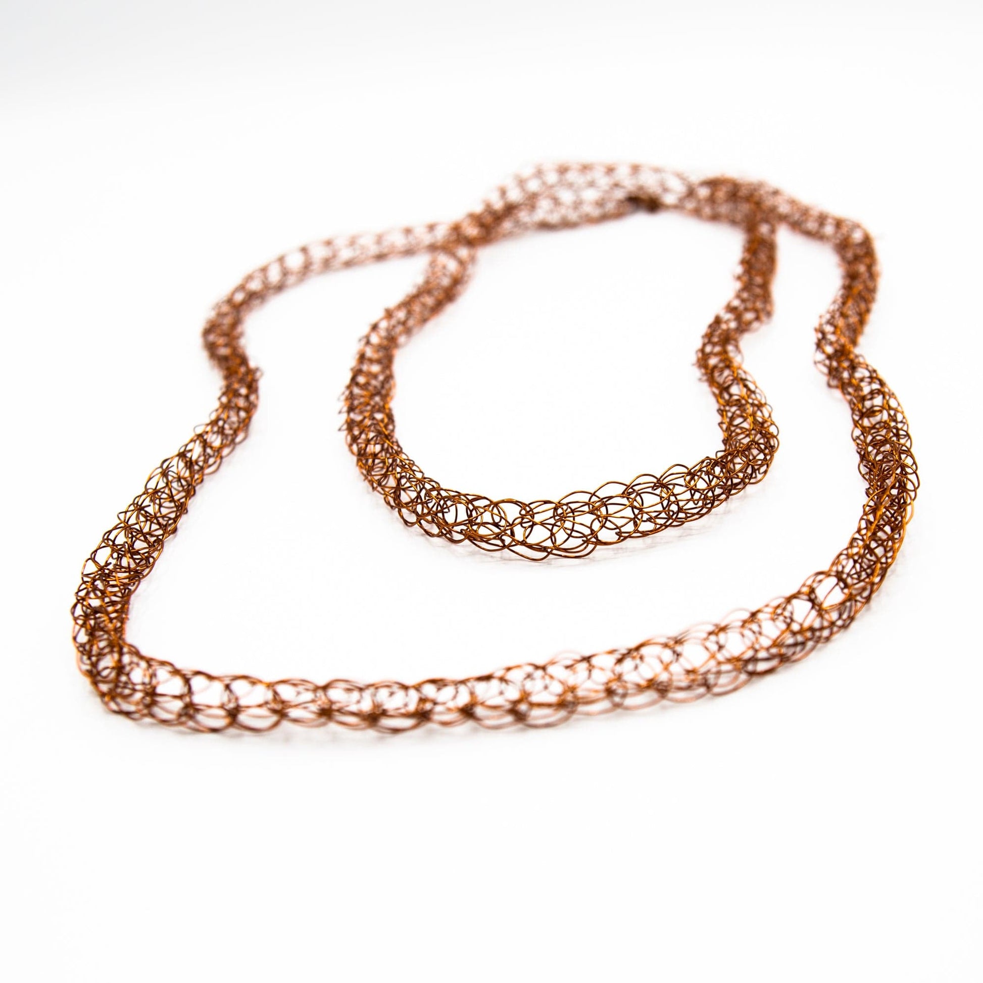 BEVERLY SMART Necklace Collier tubulaire en fil de cuivre tricoté