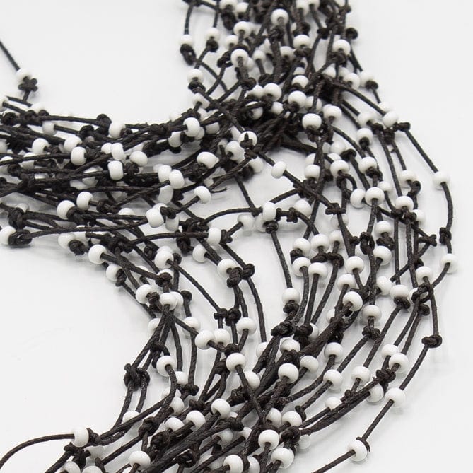 BEVERLY SMART Necklaces Collier cascade de perles et ficelle de cuir