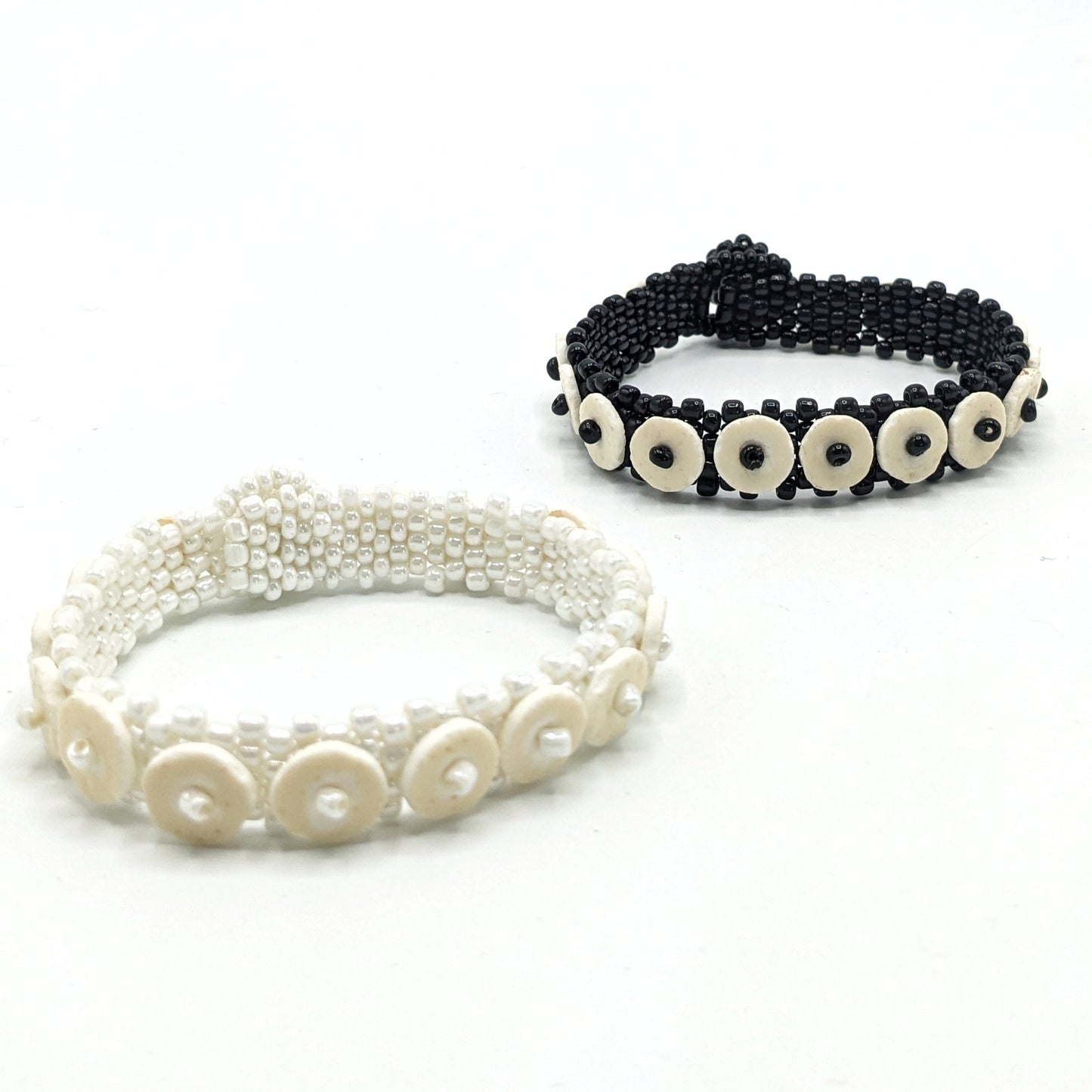 BEVERLY SMART Princesa Bracelet discret en perles durables faites en coquille d'œuf d'autruche