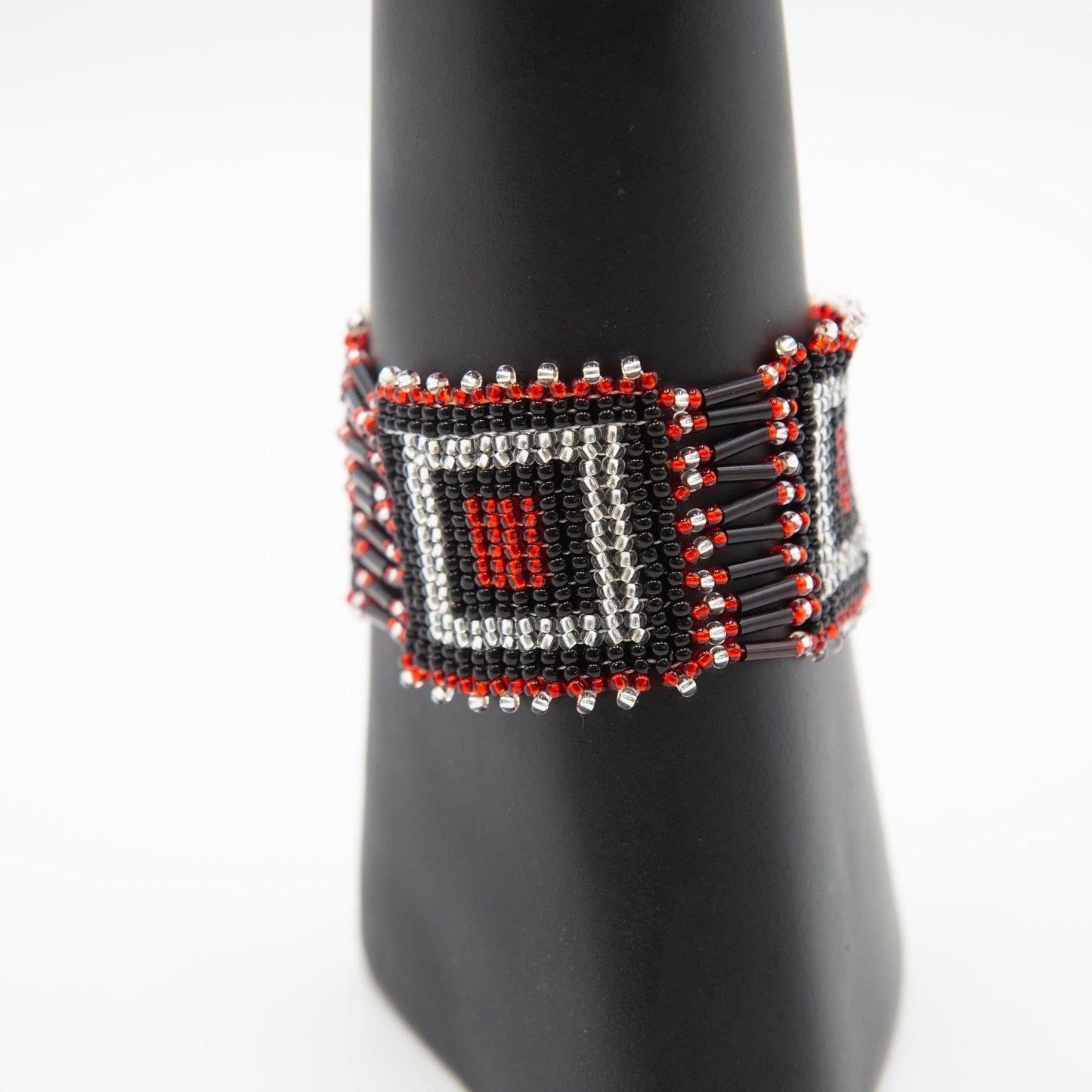 BEVERLY SMART Rouge/Noir/Argent Bracelet en carrés de perles