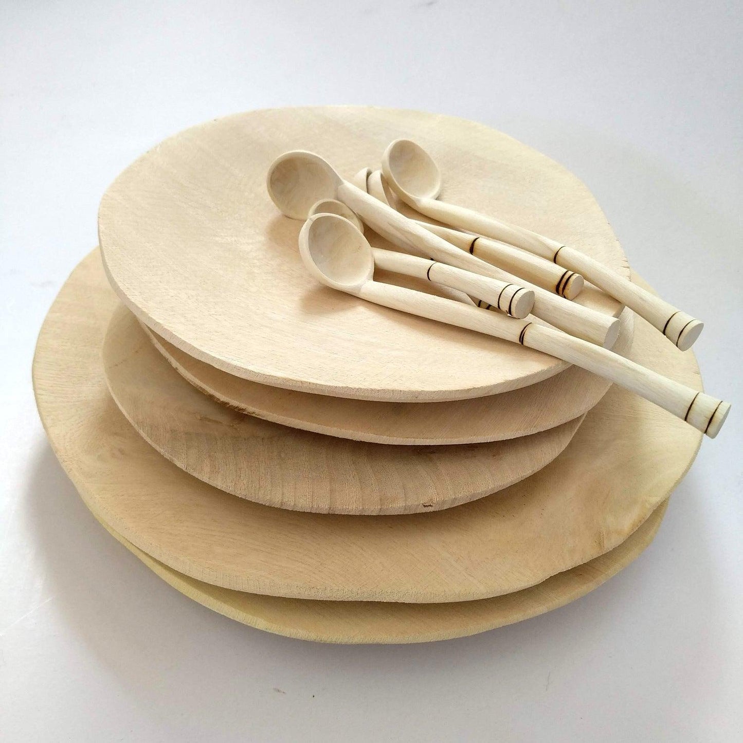 BEVERLY SMART assiettes Assiette en bois durable, sculptée à la main
