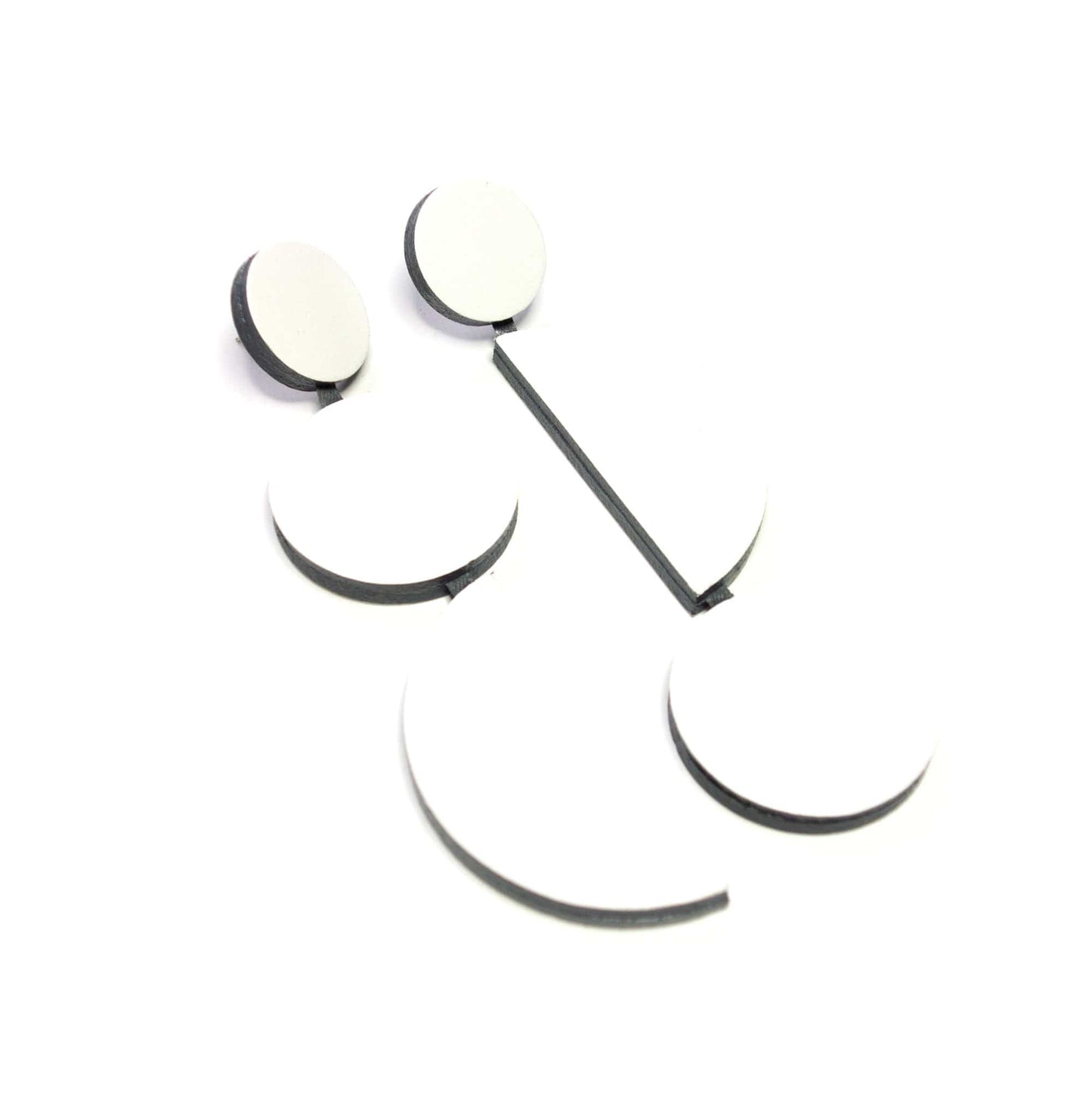BEVERLY SMART Earrings Blanc Mat / Clou Boucles d'oreilles contemporaines en cuir géométrique