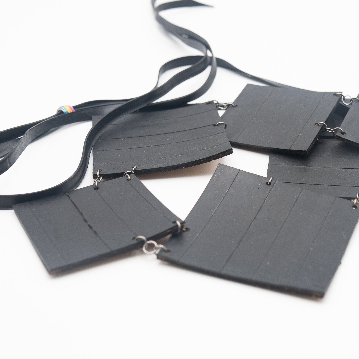BEVERLY SMART Necklaces Collier à maillons carrés en caoutchouc recyclé